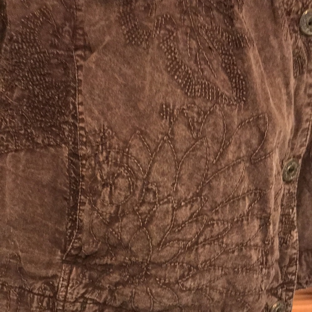 Chico’s Chocolate Brown Jean Style Jacket with Textured Quilt Stitching - Picture 3 of 9